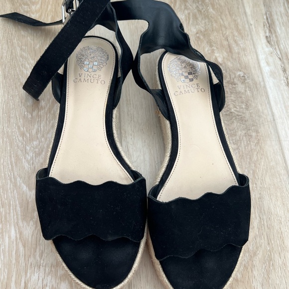Vince Camuto Platform Sandal ✨ - Picture 2 of 5